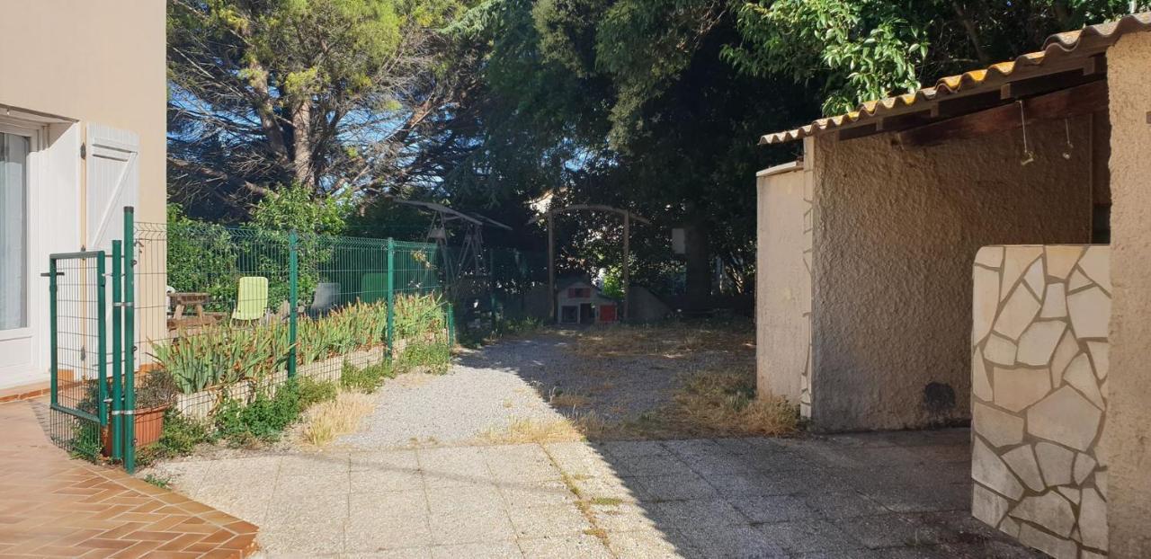Location Saisonniere Apartamento Coursan Exterior foto