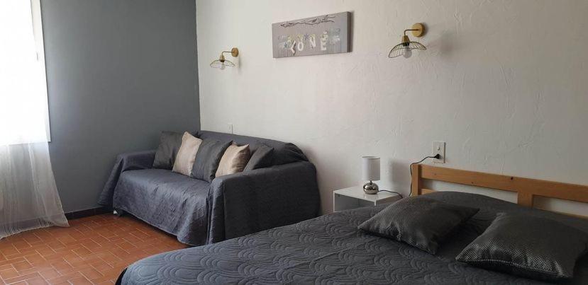 Location Saisonniere Apartamento Coursan Exterior foto