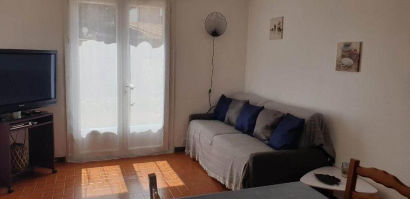 Location Saisonniere Apartamento Coursan Exterior foto