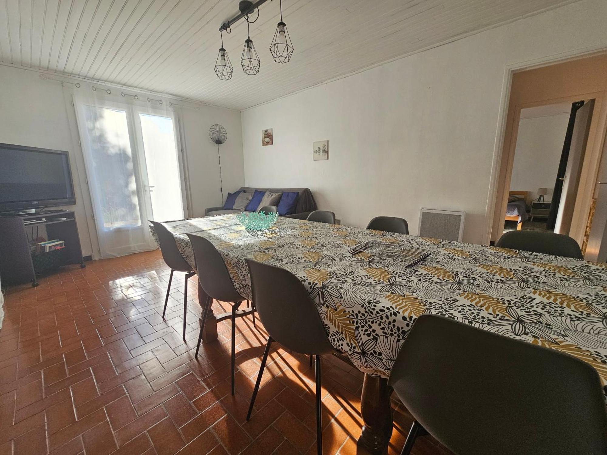 Location Saisonniere Apartamento Coursan Exterior foto