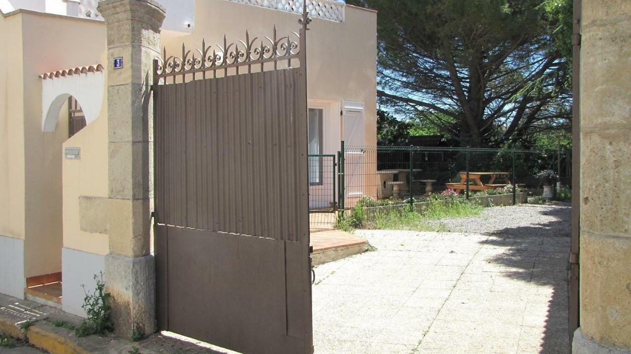 Location Saisonniere Apartamento Coursan Exterior foto