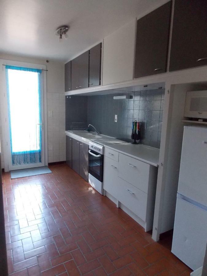 Location Saisonniere Apartamento Coursan Exterior foto